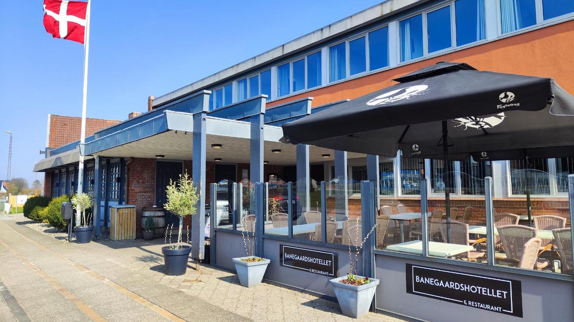 Banegaardshotellet Vojens Exteriör bild
